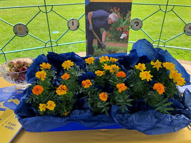 a flower wreath in the shape of u3a